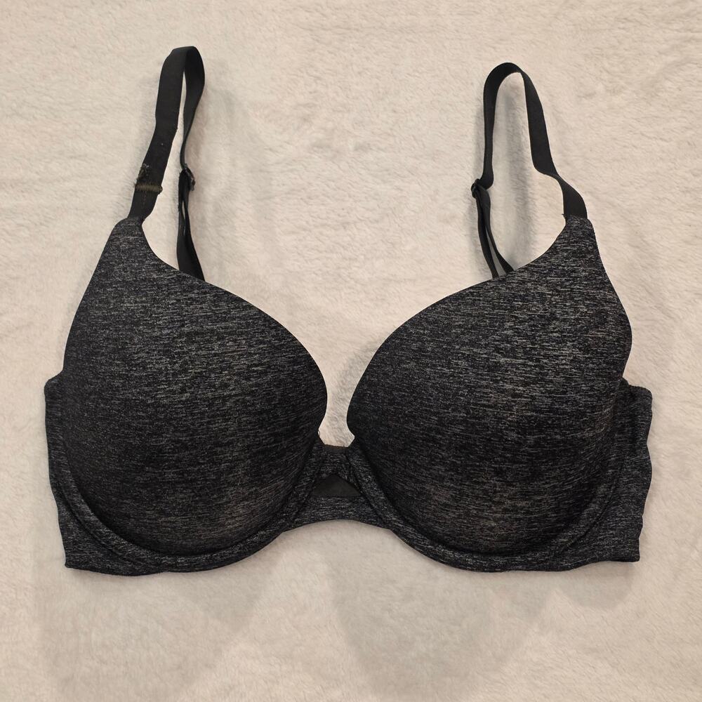 Victoria Secret Black Bra 32DD Pre Owned.